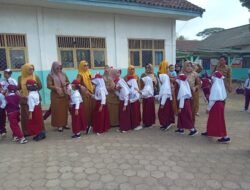 Purna Bakti Kepala Sekolah, Ibu Roziah, S.Pd., M.M., Berlangsung Khidmat dan Penuh Haru